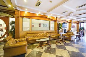 Fabhotel Marjan International