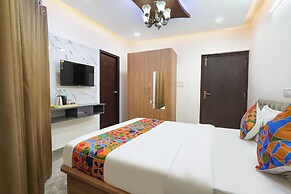 Fabhotel Royal Suites I