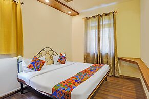 Fabhotel Park Grand Royal Palms