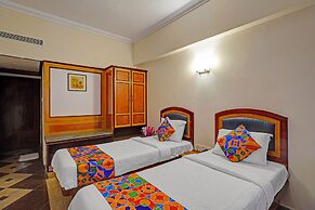 Fabhotel Aura Inn