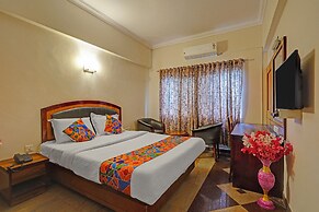 Fabhotel Aura Inn
