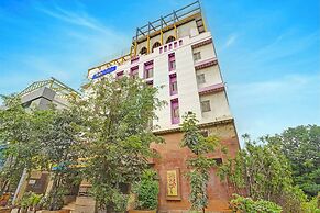 Fabhotel Aura Inn