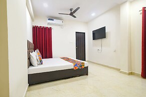 Fabhotel Parijat