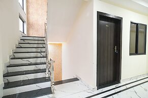 Fabhotel Parijat