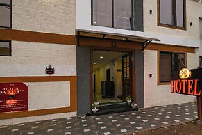 Fabhotel Parijat