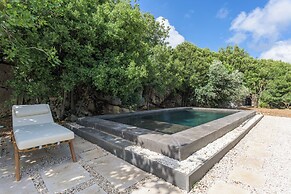 Amani Luxury 4BR Villa & Pool in Batroun