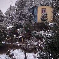 Hotel Kaafal Cottage Ranikhet