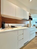 Condo Studio Plaza