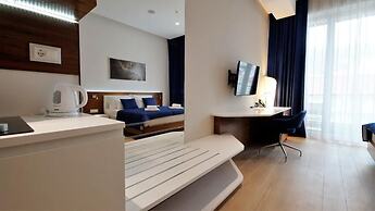 Condo Studio Plaza