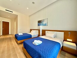Condo Studio Plaza