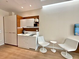 Condo Studio Plaza
