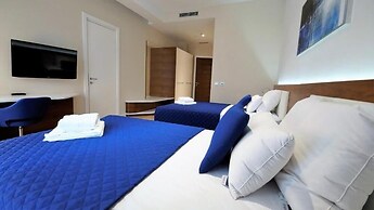 Condo Studio Plaza