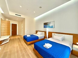 Condo Studio Plaza