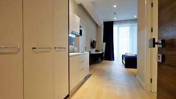 Condo Studio Plaza