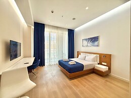 Condo Studio Plaza