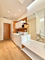 Condo Studio Plaza