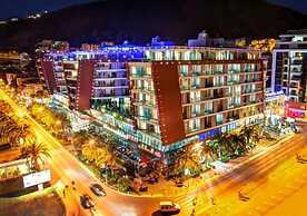 Condo Studio Plaza