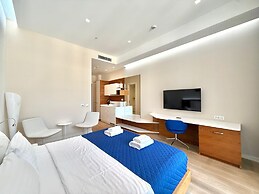 Condo Studio Plaza