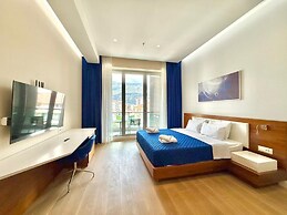 Condo Studio Plaza