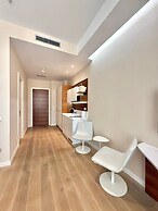 Condo Studio Plaza