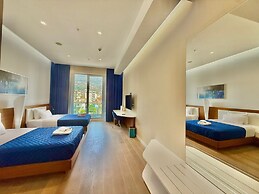 Condo Studio Plaza