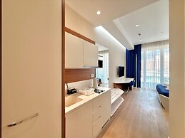 Condo Studio Plaza