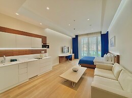 Condo Studio Plaza
