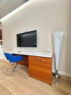 Condo Studio Plaza