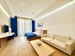Condo Studio Plaza