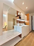 Condo Studio Plaza