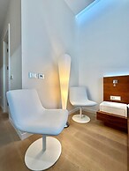 Condo Studio Plaza