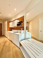 Condo Studio Plaza