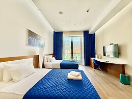 Condo Studio Plaza