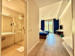 Condo Studio Plaza