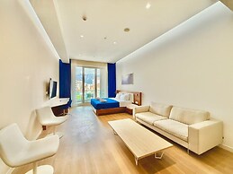 Condo Studio Plaza