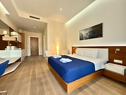 Condo Studio Plaza