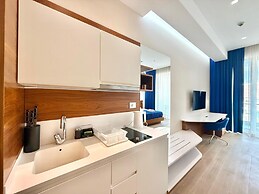 Condo Studio Plaza