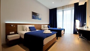Condo Studio Plaza