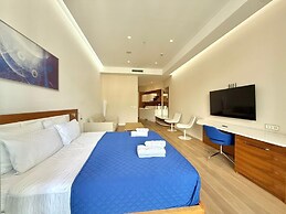 Condo Studio Plaza