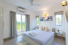 Palm Retreat 1BHK Pool & Field Views
