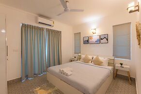 Palm Retreat 1BHK Pool & Field Views
