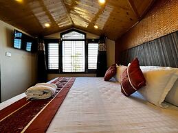 Nirvana Rooms Shimla With Mountain View