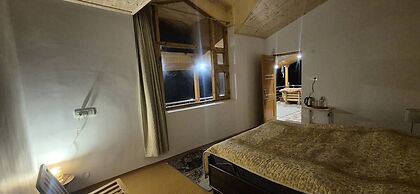 The Orchard Retreat VanVaas