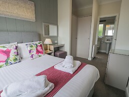 Platinum Lodge