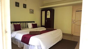 Four Seasons GuestHouse