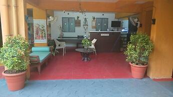 Four Seasons GuestHouse