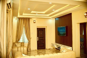 Pinefield Courts Apartmentl