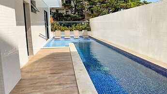 Apto c Varanda Piscina e Sal o de Jogos
