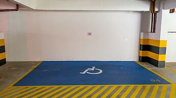 Apto c Varanda Piscina e Sal o de Jogos