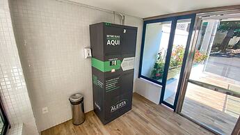 Apto c Varanda Piscina e Sal o de Jogos